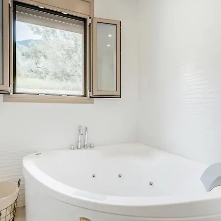 Etherealvilla-family With Pool * 로우드하타